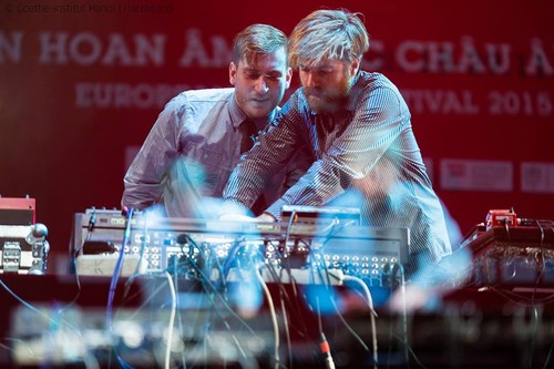 Konzert mit dem Ensemble „Brandt Brauer Frick“ aus Berlin: Klassik trifft auf elektronische Klänge - ảnh 1